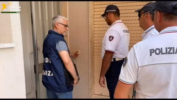 9 turisti in 50 metri quadri: a Gallipoli blitz contro case pollaio e locazioni irregolari